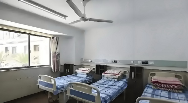 深圳本科无条件入户_冯骥荐电影南京照相馆：没有抒情只有血的事实 认为这样律就不犯法会触
